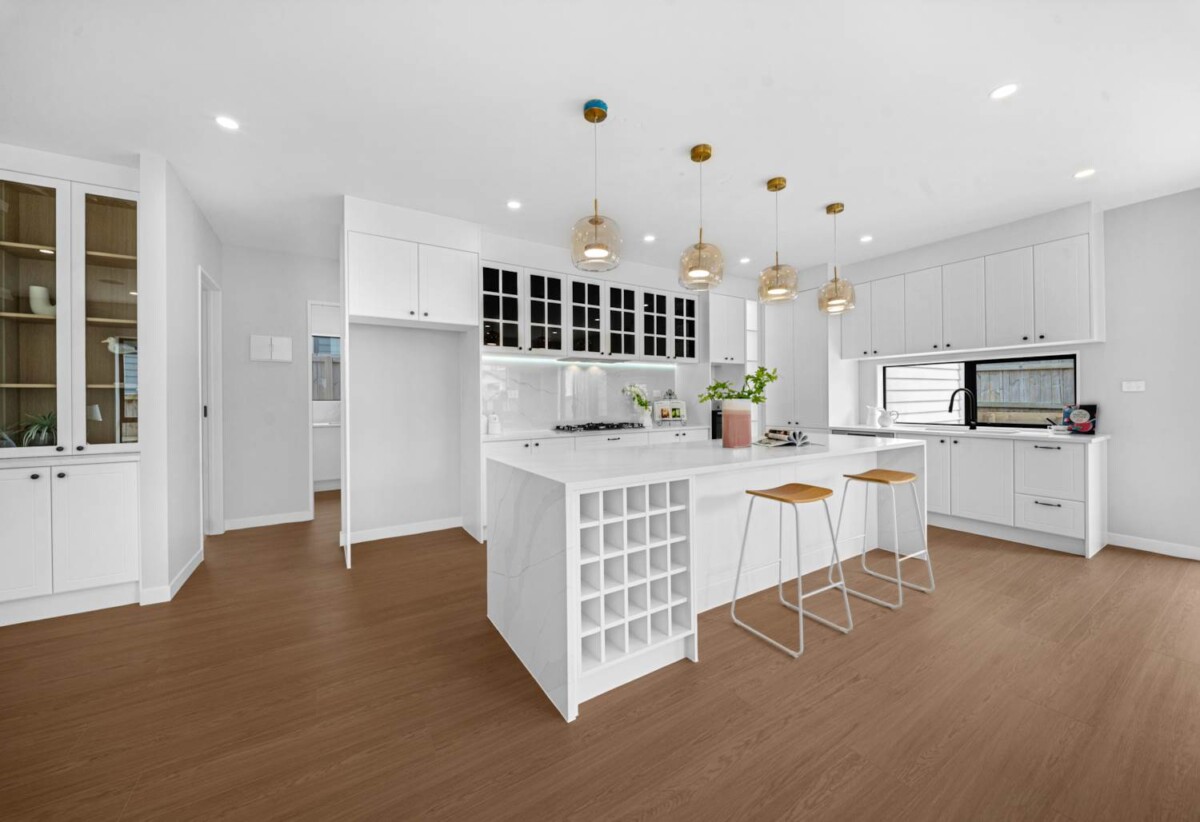 Ormiston school zone, 6 beds 4.5 baths house with garage and 2 beds granny, close to schools, shopping centres, 11 Cyperus Street, Flat Bush, Auckland