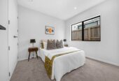 Ormiston school zone, 6 beds 4.5 baths house with garage and 2 beds granny, close to schools, shopping centres, 11 Cyperus Street, Flat Bush, Auckland