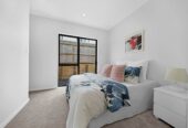 Ormiston school zone, 6 beds 4.5 baths house with garage and 2 beds granny, close to schools, shopping centres, 11 Cyperus Street, Flat Bush, Auckland