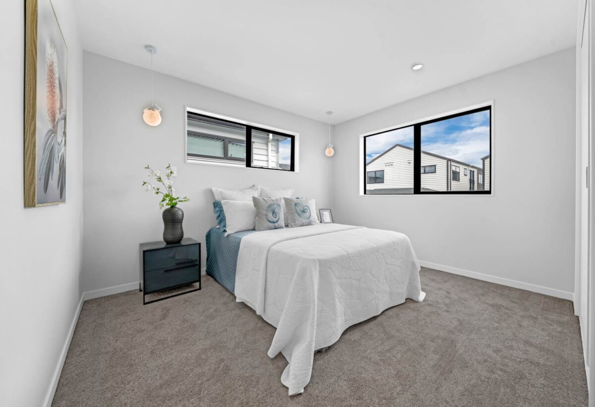 Ormiston school zone, 6 beds 4.5 baths house with garage and 2 beds granny, close to schools, shopping centres, 11 Cyperus Street, Flat Bush, Auckland