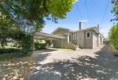 3 beds 2 baths home with carport, close to schools, Royal Oak Shopping Centre, 0.4 km to Royal Oak School, 1/93 Pah Road, Epsom, Auckland