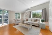 3 beds 2 baths home with carport, close to schools, Royal Oak Shopping Centre, 0.4 km to Royal Oak School, 1/93 Pah Road, Epsom, Auckland