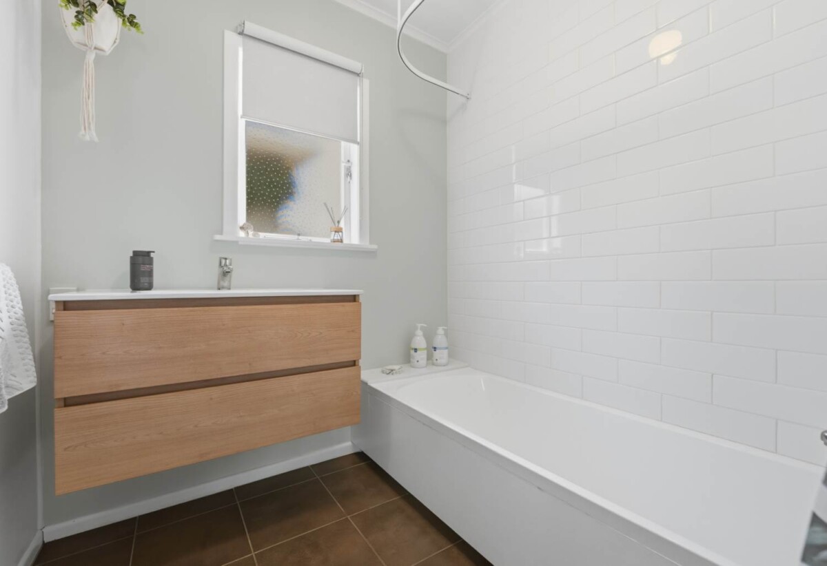 Once in 12 years, 3 beds 1 bath house with double garage, walks to New World supermarket, close to schools, park, 0.5 km to Owairoa School, 169B Wellington Street, Howick, Auckland