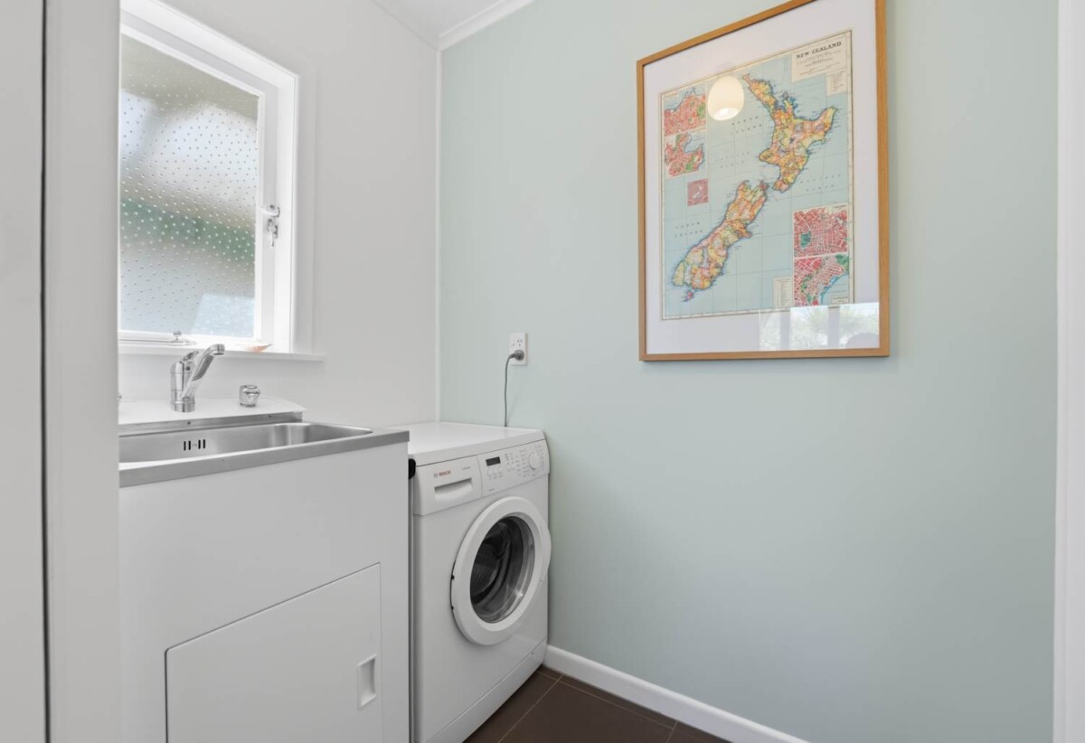 Once in 12 years, 3 beds 1 bath house with double garage, walks to New World supermarket, close to schools, park, 0.5 km to Owairoa School, 169B Wellington Street, Howick, Auckland