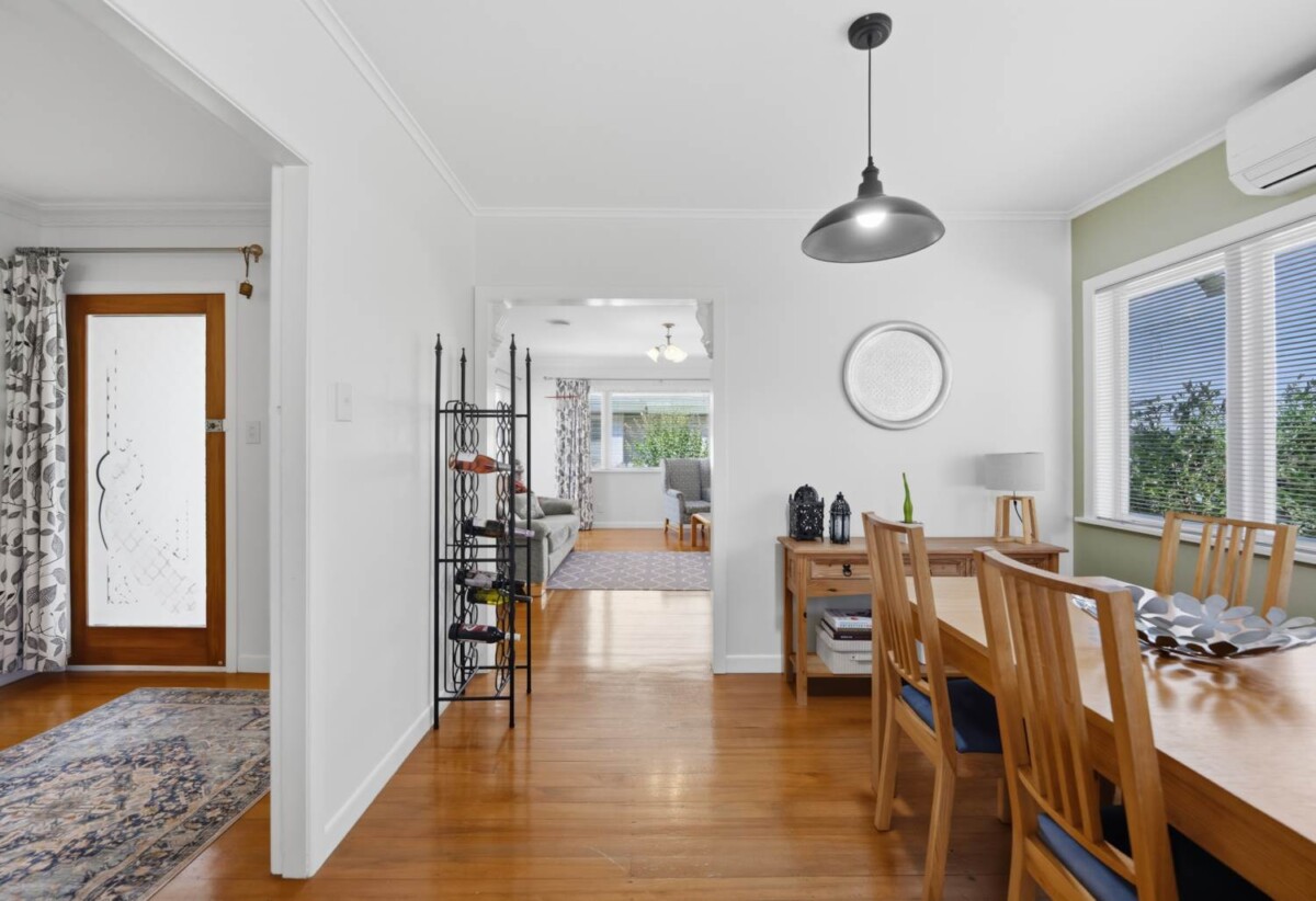 Once in 12 years, 3 beds 1 bath house with double garage, walks to New World supermarket, close to schools, park, 0.5 km to Owairoa School, 169B Wellington Street, Howick, Auckland