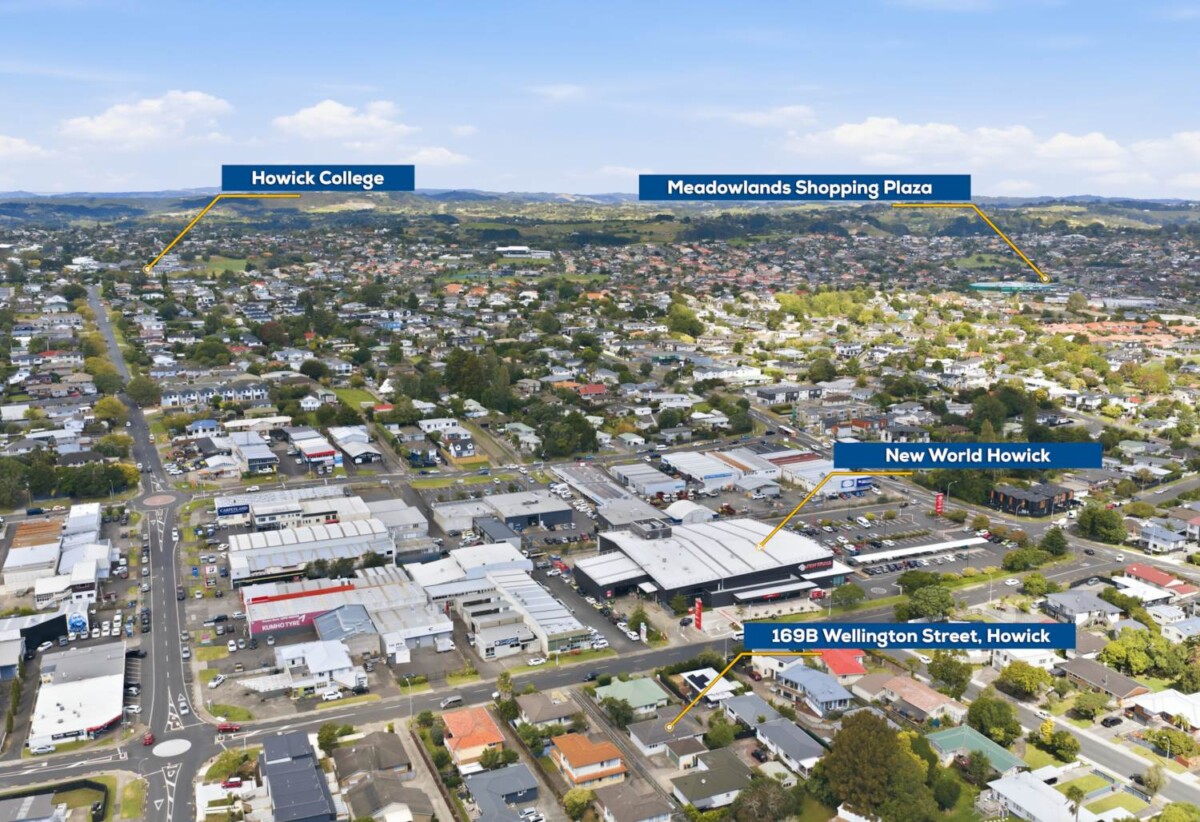 Once in 12 years, 3 beds 1 bath house with double garage, walks to New World supermarket, close to schools, park, 0.5 km to Owairoa School, 169B Wellington Street, Howick, Auckland