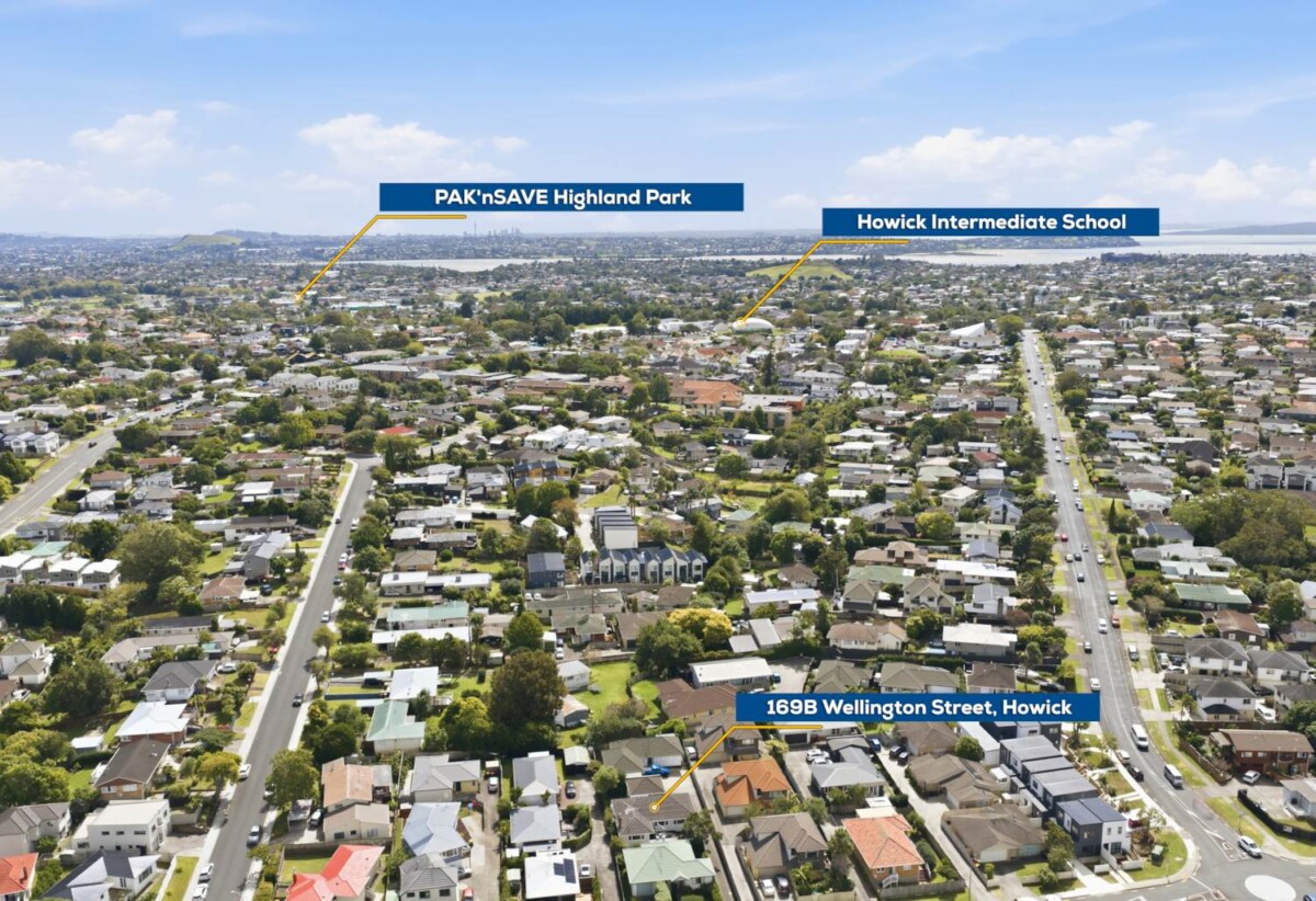 Once in 12 years, 3 beds 1 bath house with double garage, walks to New World supermarket, close to schools, park, 0.5 km to Owairoa School, 169B Wellington Street, Howick, Auckland