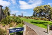 For rent, 1 bedroom fully furnished (Can be unfurnished) unit with car park, Pets negotiable. Suit up to two people, available now, 2/14 Argyle Street, Herne Bay, Auckland