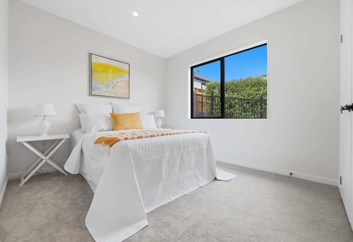 Must sell, Bring any offer , 10-Year Master Build Guarantee, 181m2 Brandnew 4 beds 2.5 baths house with double garage on 454m2 section, Zoned for Valley School and just a short stroll from new reserves, with the township and motorway on your doorstep, 20 Rongoa Maori Way, Pukekohe, Auckland