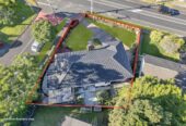 3 beds 1 bath house with garage, Walk to local shops, schools, and parks, 0.3 km to Papatoetoe West School, 52 Station Road, Papatoetoe, Auckland