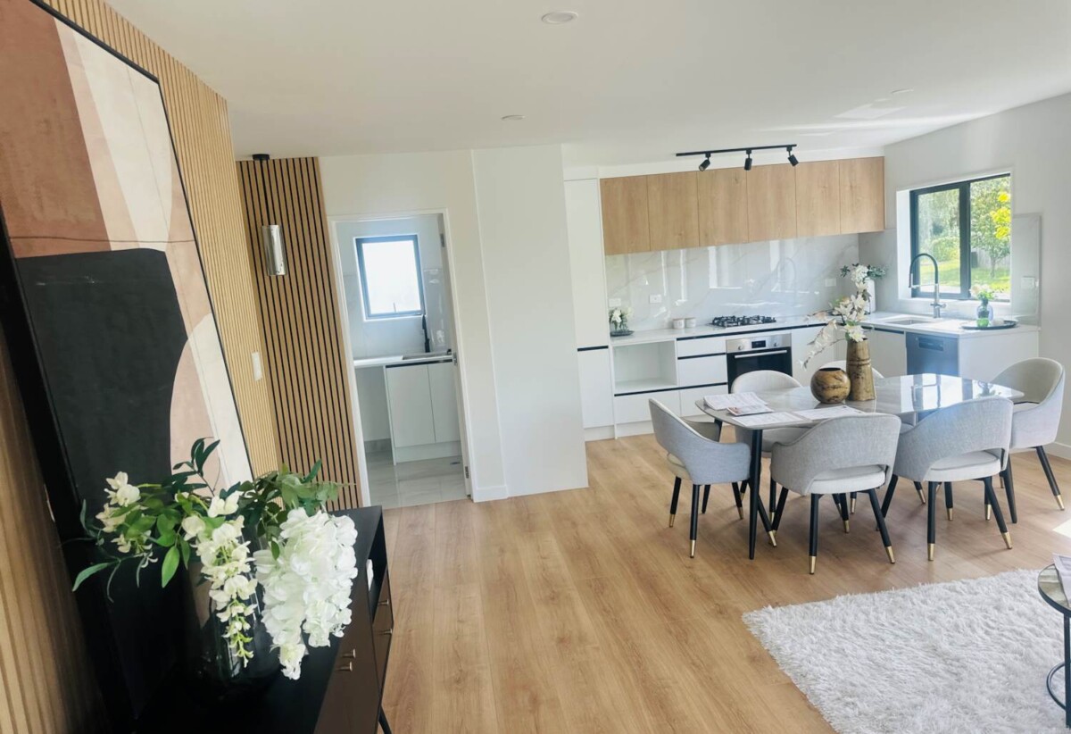 10-Year Halo Residential Guarantee, Brandnew 3 beds 2.5 baths Duplex Home with garage, close to schools, Papatoetoe Train Station, Hunters Plaza, motorway access, Zoned for Papatoetoe West School and Papatoetoe Intermediate, 7E Woolfield Road, Papatoetoe, Auckland