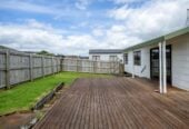 3 beds house with garage on 416m2 section, walks to Randwick Park School and Alfriston College, close to shops, Auckland Botanic Gardens, motorway access, 3A Nerissa Place, Randwick Park, Auckland