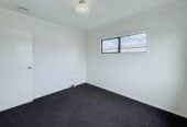 3 beds house with garage on 416m2 section, walks to Randwick Park School and Alfriston College, close to shops, Auckland Botanic Gardens, motorway access, 3A Nerissa Place, Randwick Park, Auckland