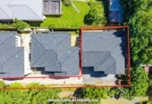 Standalone 4 beds 4.5 baths house with garage, 4 ensuites, 1 ensuite with private entry—ground floor, close to schools, shops, supermarkets, motorway access, 0.7 km to Lincoln Heights School, 30D Lowtherhurst Road, Massey, Auckland