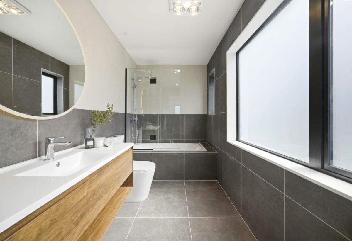 Seaside and Brandnew 4 beds 3.5 baths home with grange and 1 bed granny ground floor, close to schools, shops, motorway access, 0.9 km to Scott Point School, 39 Scott Road, Hobsonville, Auckland