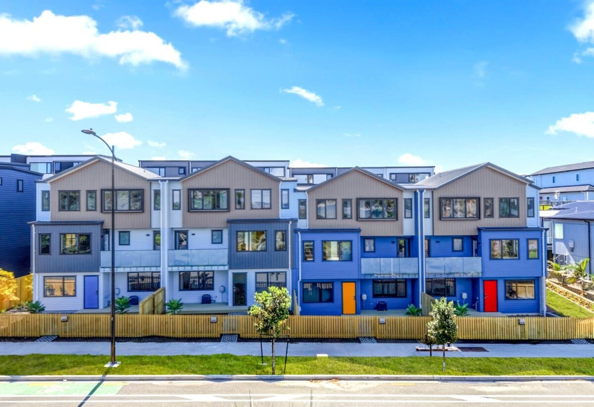 Seaside and Brandnew 4 beds 3.5 baths home with grange and 1 bed granny ground floor, close to schools, shops, motorway access, 0.9 km to Scott Point School, 39 Scott Road, Hobsonville, Auckland