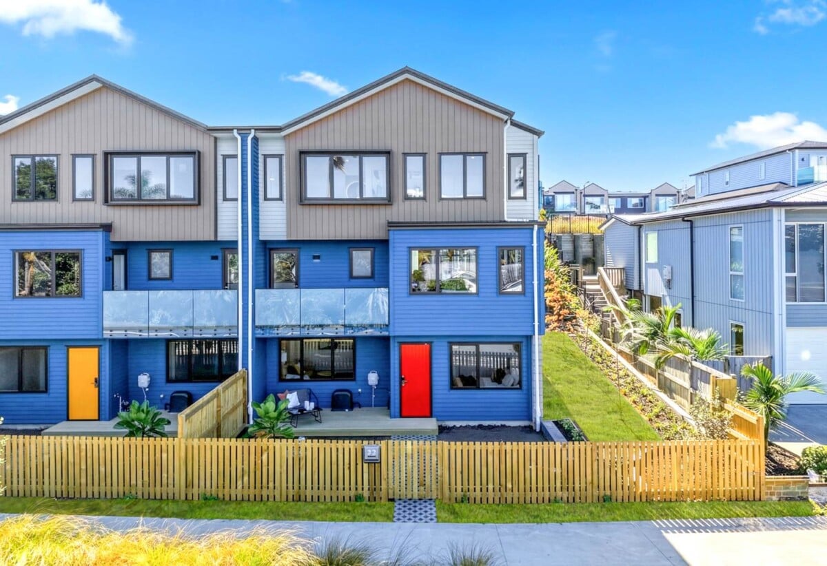 Seaside and Brandnew 4 beds 3.5 baths home with grange and 1 bed granny ground floor, close to schools, shops, motorway access, 0.9 km to Scott Point School, 39 Scott Road, Hobsonville, Auckland