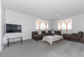 3 beds house with double garage, big garden, near Shepherds Park, close to school, local shopping centres, 0.3 km to Beach Haven School, 2/21 Lancaster Road, Beach Haven, Auckland