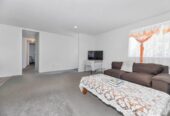 3 beds house with double garage, big garden, near Shepherds Park, close to school, local shopping centres, 0.3 km to Beach Haven School, 2/21 Lancaster Road, Beach Haven, Auckland