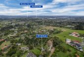 Highly motivated owners have settled down in Australia, 3 beds house on 5620m2 land, walks to Auckland Botanic Gardens and Totara Park, close to schools, shops, motorway access, 291 Hill Road, The Gardens, Auckland