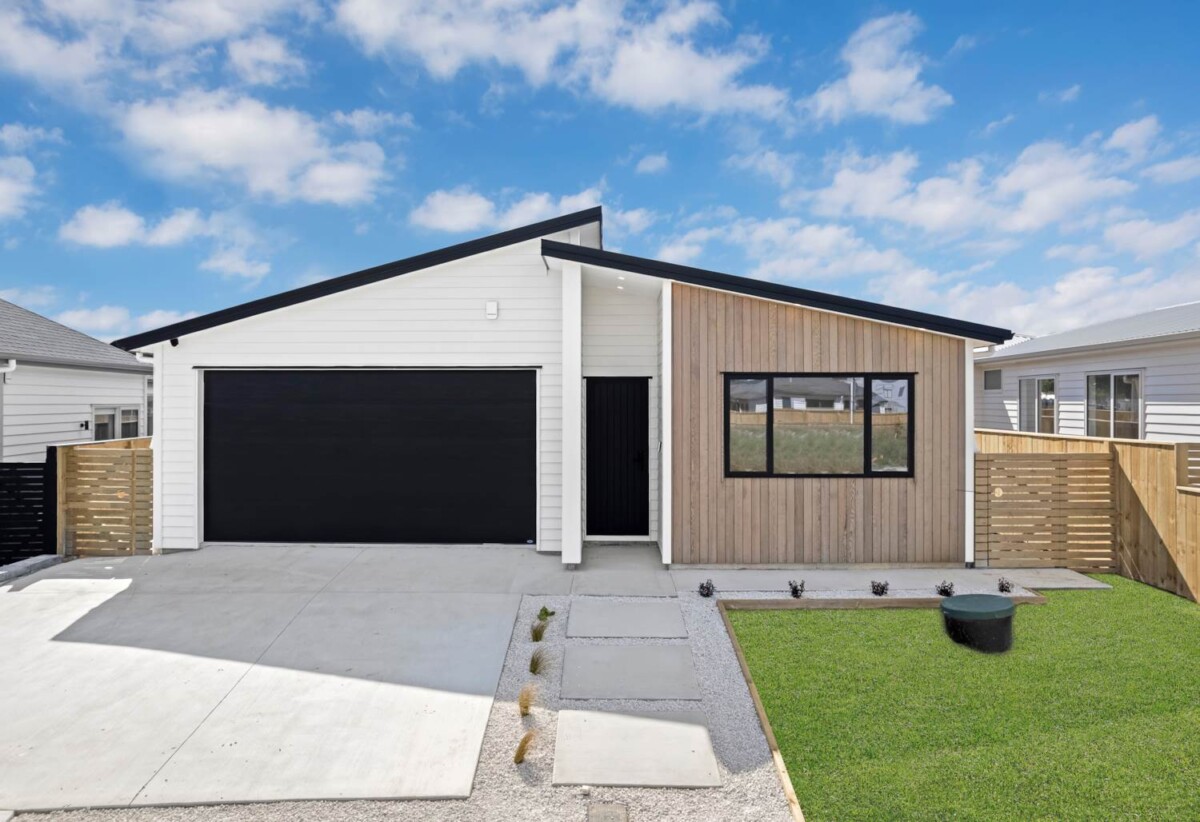 150m2 Brandnew 4 beds 2 baths house with double garage on 333m2 section, Central air-conditioning, Electric Fireplace , Just a 2-minute walk to Opaheke Park with scenic bridges and streams, Close to schools, train station, supermarkets, and easy motorway access, 7 Pupu Crescent, Opaheke, Auckland
