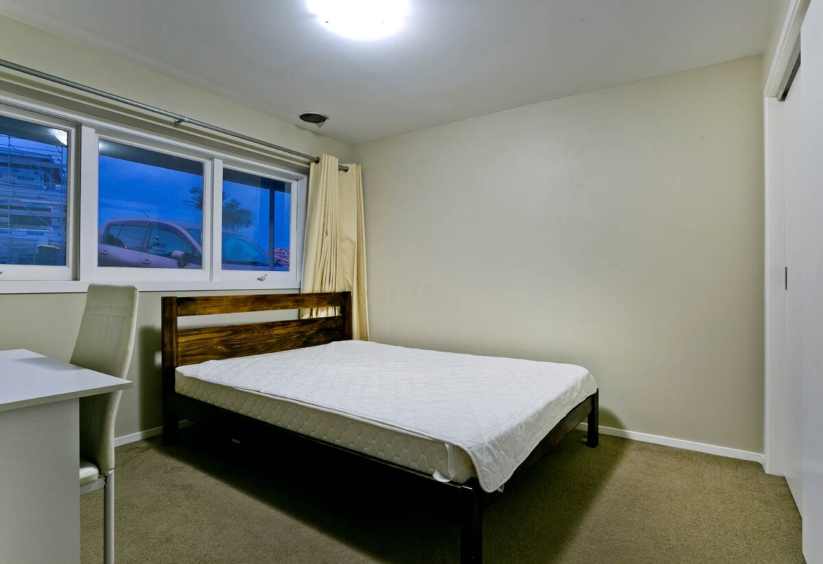 6 beds 3 baths house on 809m2 section, Stunning 180° elevated views, close to schools, parks, shopping centre, motorway access, zoned for Willow Park School, Glenfield Intermediate School, Northcote Intermediate School, Northcote College, 67 Coronation Road, Hillcrest, Auckland