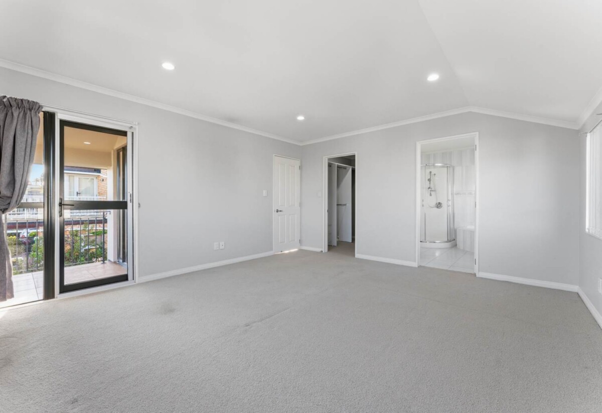 Sea views 5 beds 3 baths house with double garage on 413m2 section, close to schools, shops, motorway access, 0.8 km to Marina View School, 151c Hobsonville Road, West Harbour, Auckland