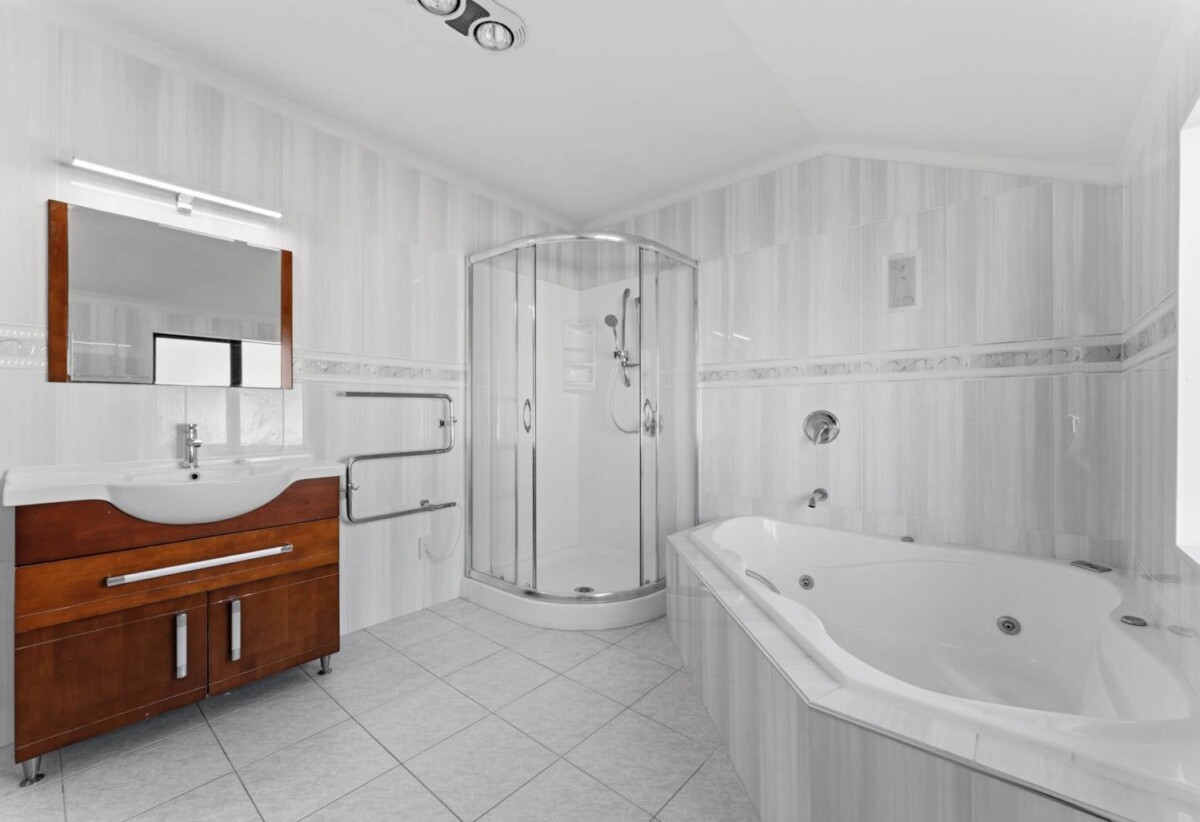 Sea views 5 beds 3 baths house with double garage on 413m2 section, close to schools, shops, motorway access, 0.8 km to Marina View School, 151c Hobsonville Road, West Harbour, Auckland