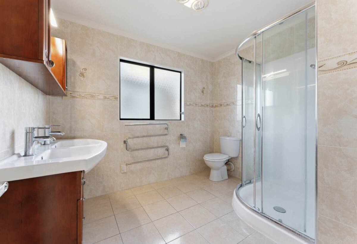 Sea views 5 beds 3 baths house with double garage on 413m2 section, close to schools, shops, motorway access, 0.8 km to Marina View School, 151c Hobsonville Road, West Harbour, Auckland