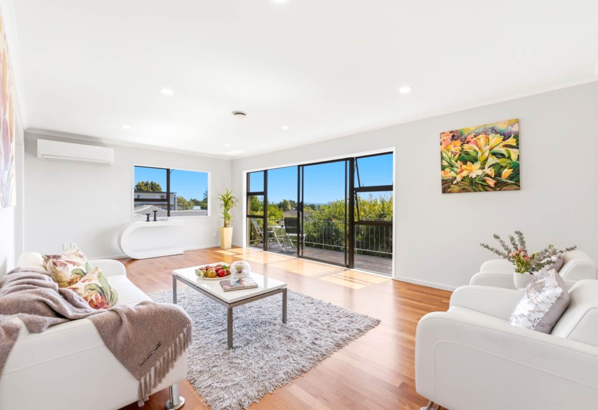 Home and income, Brick and tile 4 beds main house + standalone 2 beds Minor Dwelling on 905m2 section, Recently Refreshed, close to schools, shopping centres, 0.4 km to Howick Primary School and Howick Intermediate, 67 and 67A O’Halloran Road, Howick, Auckland