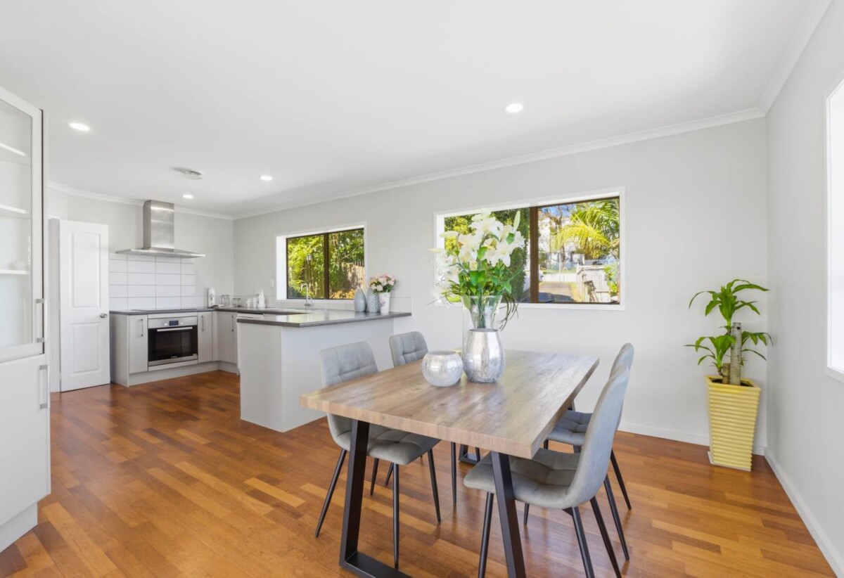 Home and income, Brick and tile 4 beds main house + standalone 2 beds Minor Dwelling on 905m2 section, Recently Refreshed, close to schools, shopping centres, 0.4 km to Howick Primary School and Howick Intermediate, 67 and 67A O’Halloran Road, Howick, Auckland
