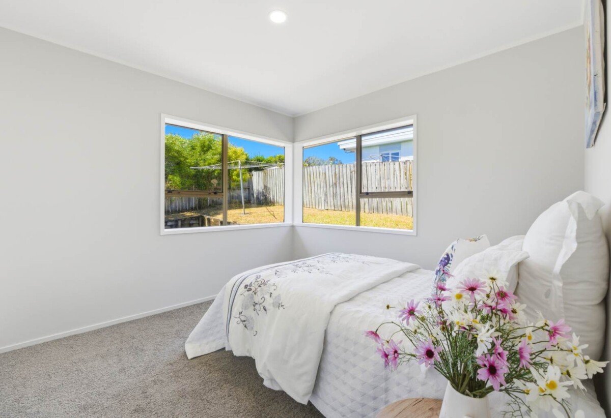 Home and income, Brick and tile 4 beds main house + standalone 2 beds Minor Dwelling on 905m2 section, Recently Refreshed, close to schools, shopping centres, 0.4 km to Howick Primary School and Howick Intermediate, 67 and 67A O’Halloran Road, Howick, Auckland