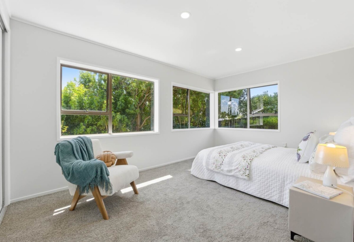 Home and income, Brick and tile 4 beds main house + standalone 2 beds Minor Dwelling on 905m2 section, Recently Refreshed, close to schools, shopping centres, 0.4 km to Howick Primary School and Howick Intermediate, 67 and 67A O’Halloran Road, Howick, Auckland