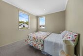 4 beds 2.5 baths house with double garage on 290m2 section, walks to schools, Bruce Pullman Park, Takanini Shopping Centre, with supermarkets, cafés, and all essentials, 17 Marengo Parkway, Takanini, Auckland