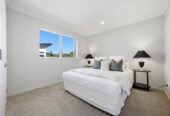 330m2 Brick and tile 5 beds + big study room 3 baths house with double garage on 544m2 section,owners are committed to selling, Kristin School, North Shore Golf Club, shopping and dining at Albany Mall all within easy reach, 62 Aberley Road, Schnapper Rock, Auckland