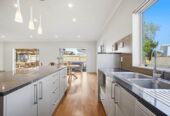 330m2 Brick and tile 5 beds + big study room 3 baths house with double garage on 544m2 section,owners are committed to selling, Kristin School, North Shore Golf Club, shopping and dining at Albany Mall all within easy reach, 62 Aberley Road, Schnapper Rock, Auckland