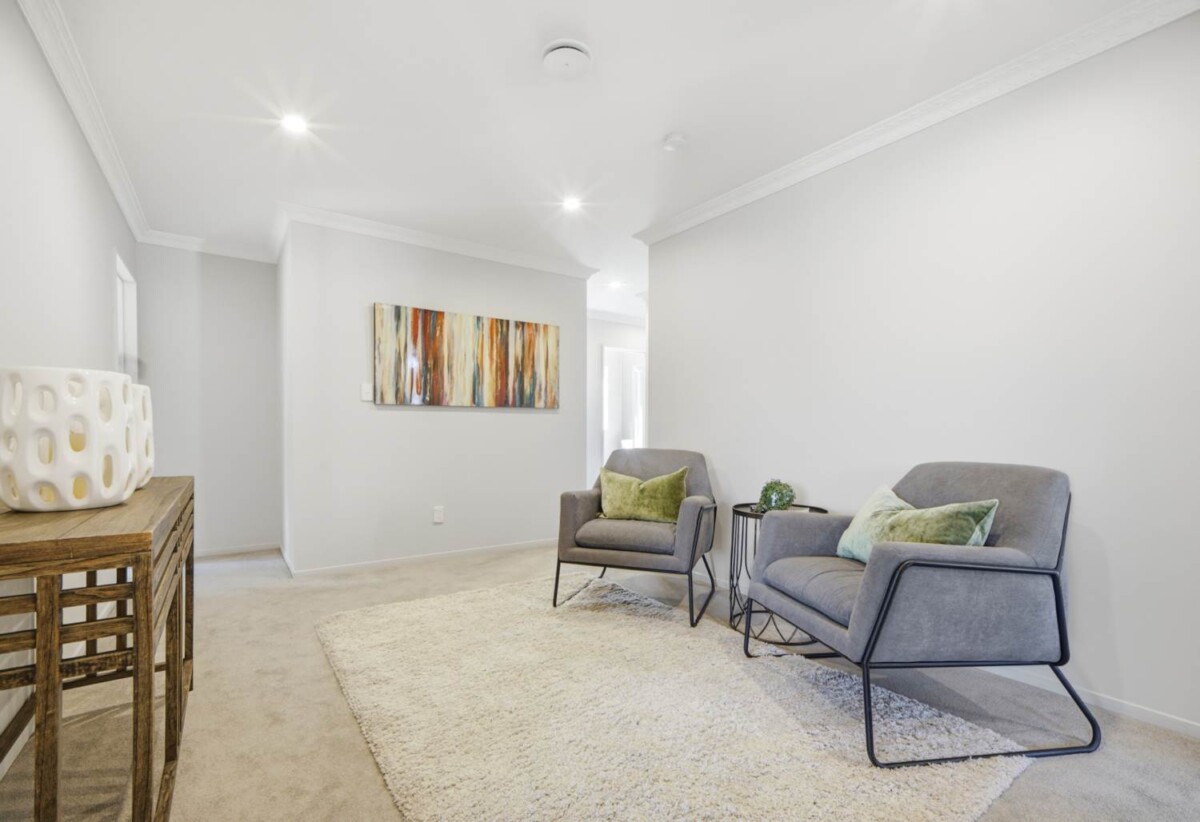 330m2 Brick and tile 5 beds + big study room 3 baths house with double garage on 544m2 section,owners are committed to selling, Kristin School, North Shore Golf Club, shopping and dining at Albany Mall all within easy reach, 62 Aberley Road, Schnapper Rock, Auckland