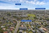 147m2 Affordable freehold 3 beds 3.5 baths home with garage, 3 ensuites, ground floor 1 ensuite with separate street access and private courtyard, NO Body Corporate fees, No Residence Association Fees, close to schools, supermarkets, cafes, and eateries, with easy motorway access, 9/701 Hillsborough Road, Mt Roskill, Auckland