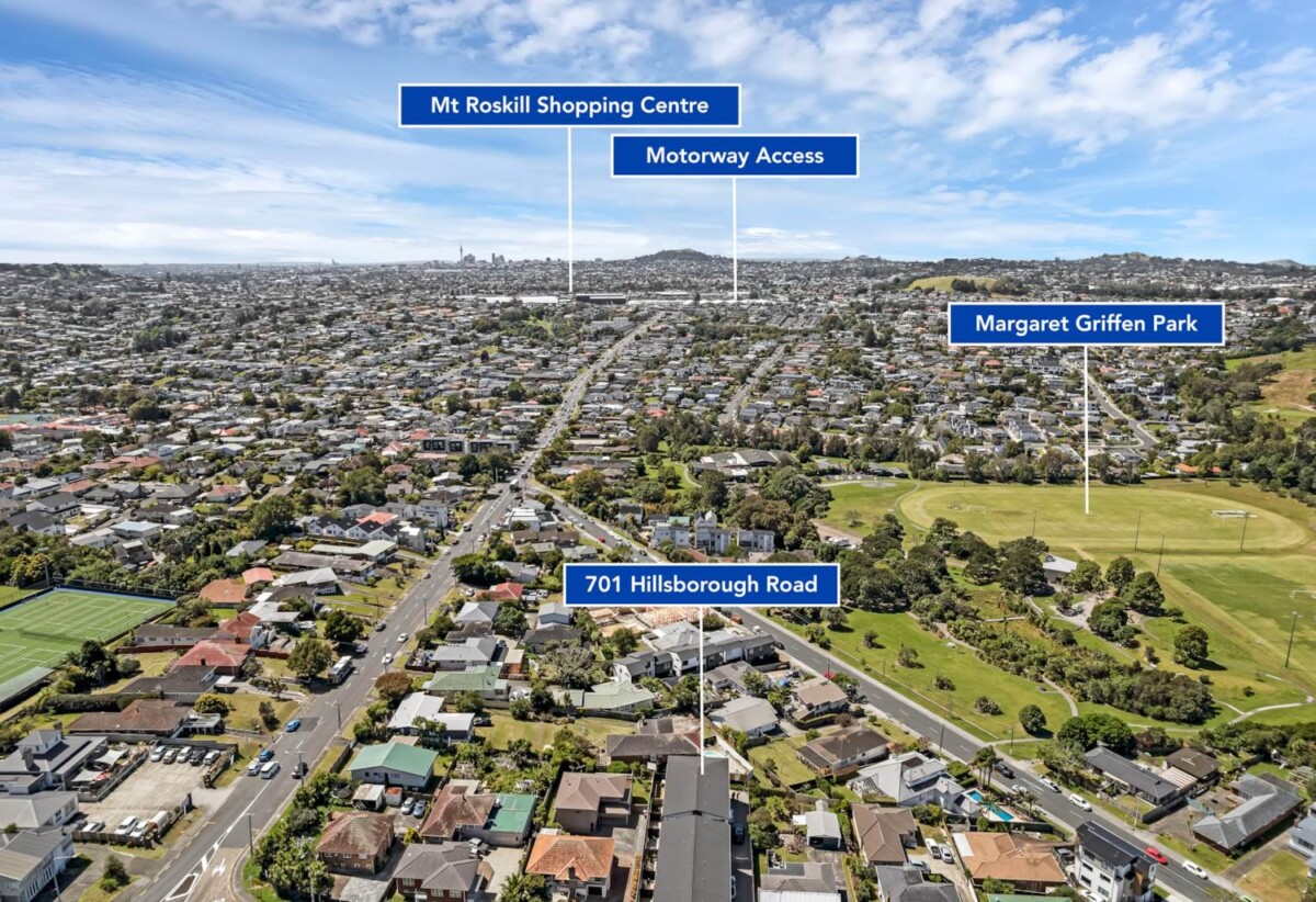 147m2 Affordable freehold 3 beds 3.5 baths home with garage, 3 ensuites, ground floor 1 ensuite with separate street access and private courtyard, NO Body Corporate fees, No Residence Association Fees, close to schools, supermarkets, cafes, and eateries, with easy motorway access, 9/701 Hillsborough Road, Mt Roskill, Auckland