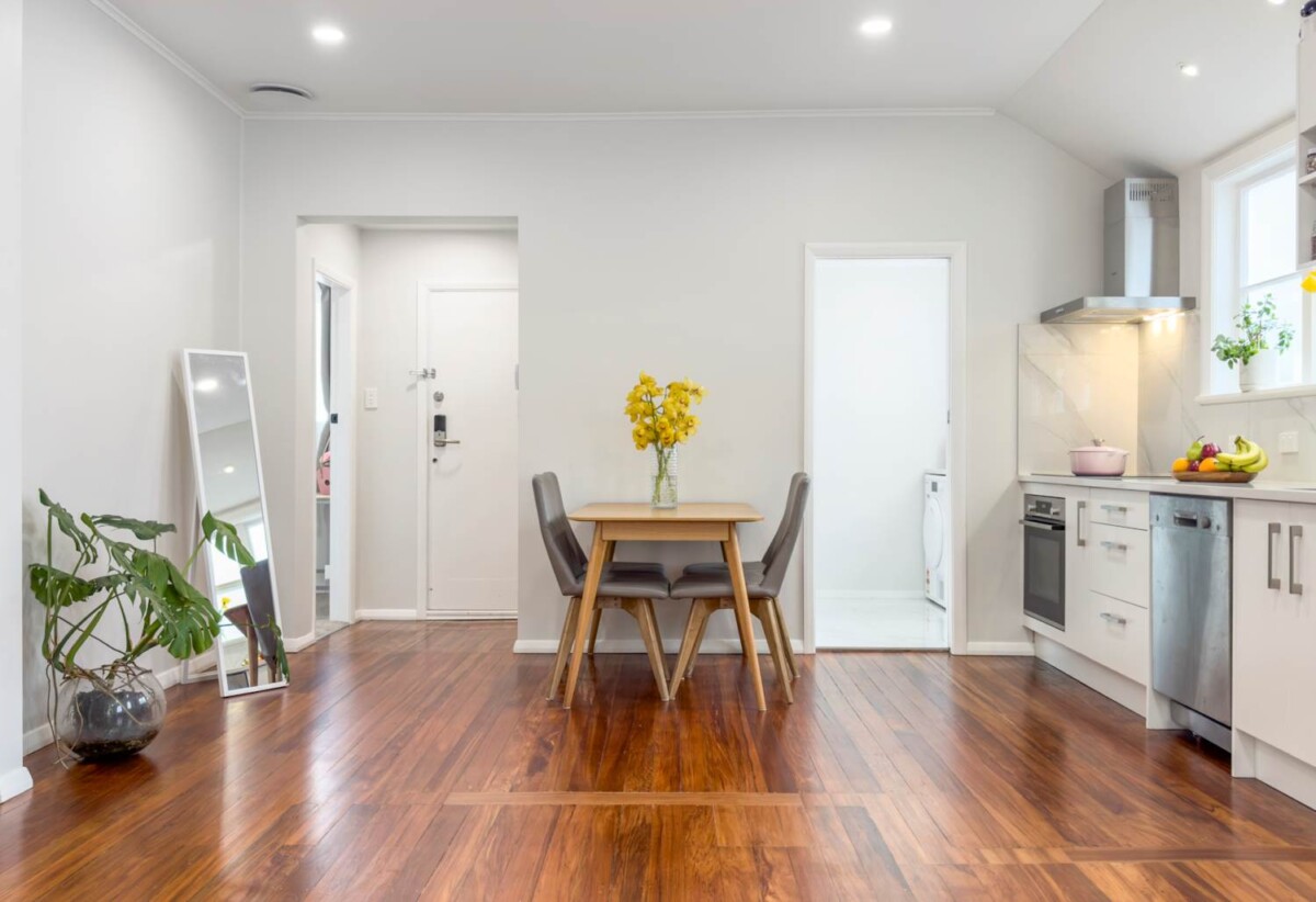 3 beds 2 baths house with 2 car parks on 371m2 section, features include a heat pump, a loft, and plenty of off-street parking, near Cornwall Park, 0.6 km to Oranga School, 1.4 km to One Tree Hill College, 12 Moata Road, One Tree Hill, Auckland