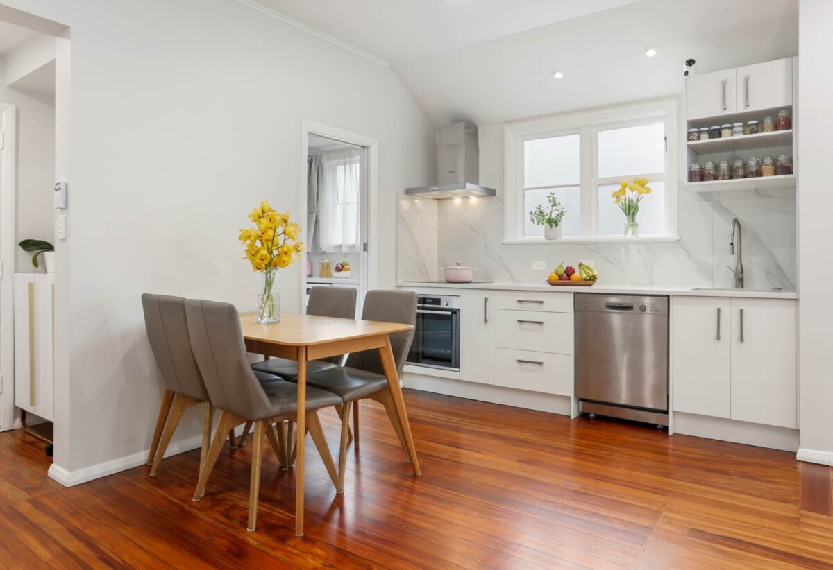 3 beds 2 baths house with 2 car parks on 371m2 section, features include a heat pump, a loft, and plenty of off-street parking, near Cornwall Park, 0.6 km to Oranga School, 1.4 km to One Tree Hill College, 12 Moata Road, One Tree Hill, Auckland