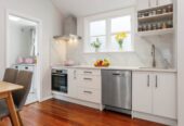 3 beds 2 baths house with 2 car parks on 371m2 section, features include a heat pump, a loft, and plenty of off-street parking, near Cornwall Park, 0.6 km to Oranga School, 1.4 km to One Tree Hill College, 12 Moata Road, One Tree Hill, Auckland