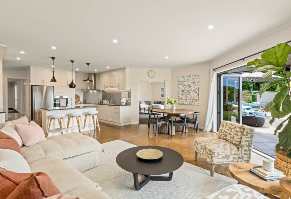 Home & Income Paradise with Subdivision Potential, Coatesville School zone, 6 beds lifestyle houses on 3.3400ha land, 4 beds main home, 2 beds minor dwelling, 41 Berenice Lane, Riverhead, Auckland