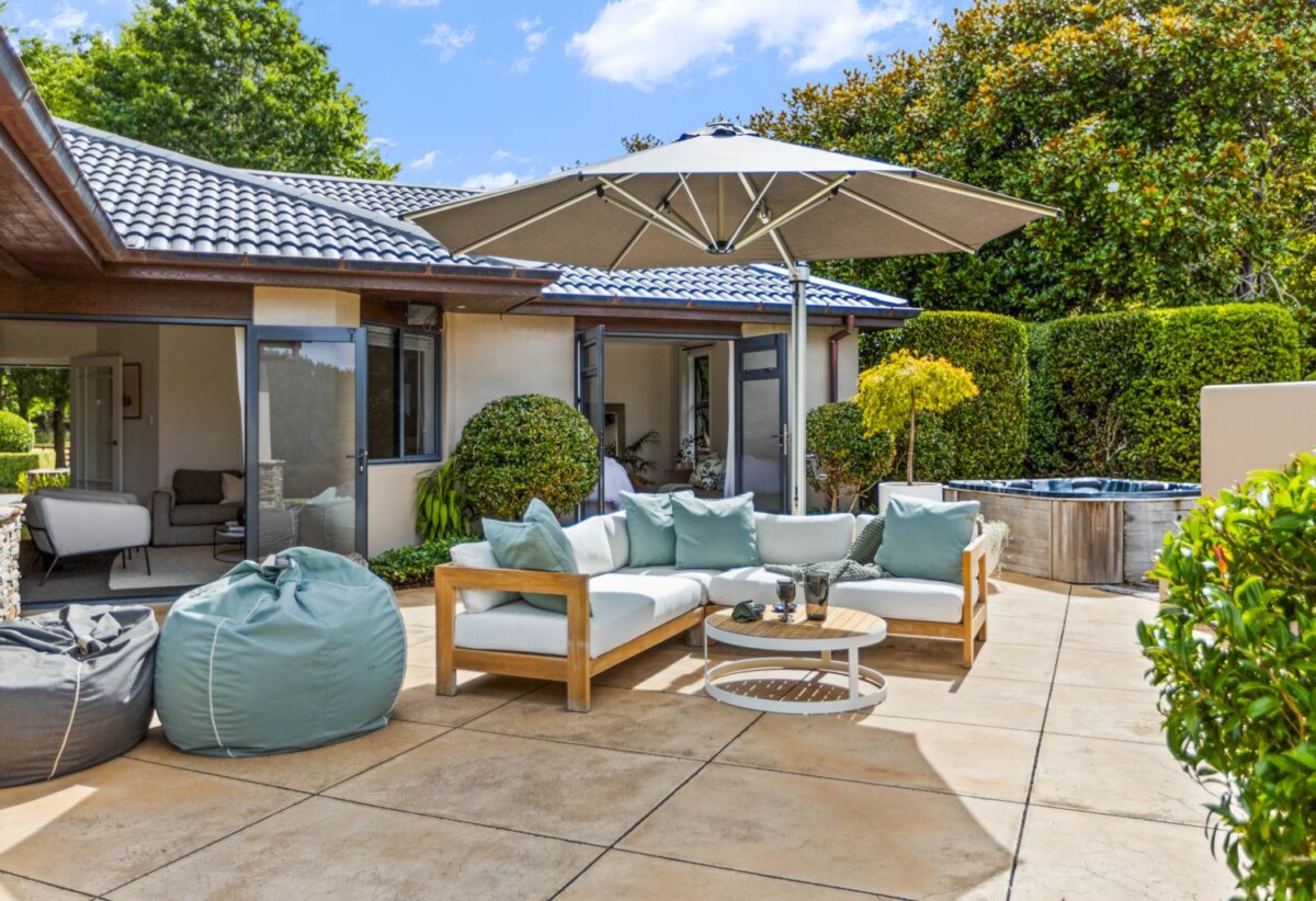 Home & Income Paradise with Subdivision Potential, Coatesville School zone, 6 beds lifestyle houses on 3.3400ha land, 4 beds main home, 2 beds minor dwelling, 41 Berenice Lane, Riverhead, Auckland