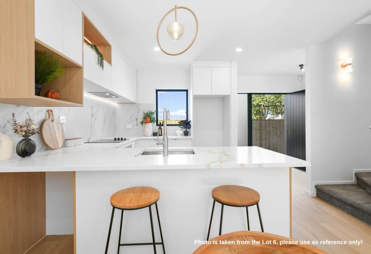 10 Year Master Build Guarantee, Brandnew standalone 4 beds 2 baths home with car park, close to local amenities, shopping centres, parks, schools, 0.3 km to Pakuranga Intermediate, Lot 2, 27 Grassways Avenue, Pakuranga, Auckland