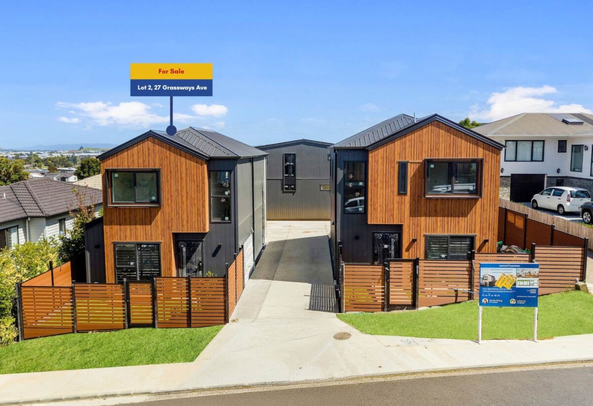10 Year Master Build Guarantee, Brandnew standalone 4 beds 2 baths home with car park, close to local amenities, shopping centres, parks, schools, 0.3 km to Pakuranga Intermediate, Lot 2, 27 Grassways Avenue, Pakuranga, Auckland