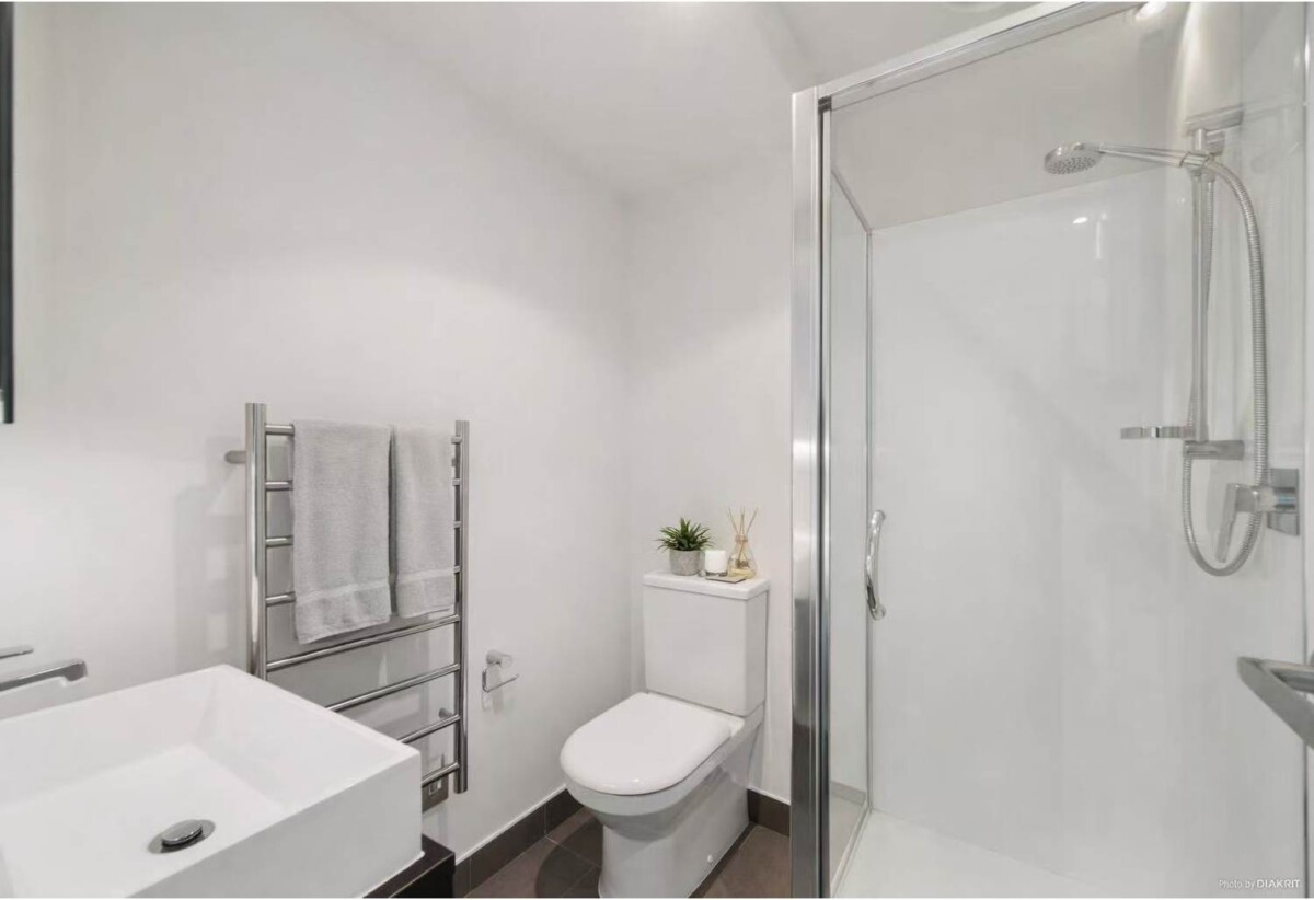 Double Grammar school zone, 62m2 freehold 2 beds + study (which can be used as a 3rd bedroom) 1 bath apartment, 1 km to Auckland Girls’ Grammar School, 1.8 km to Auckland Grammar, 2105/8 Airedale Street, City Centre, Auckland