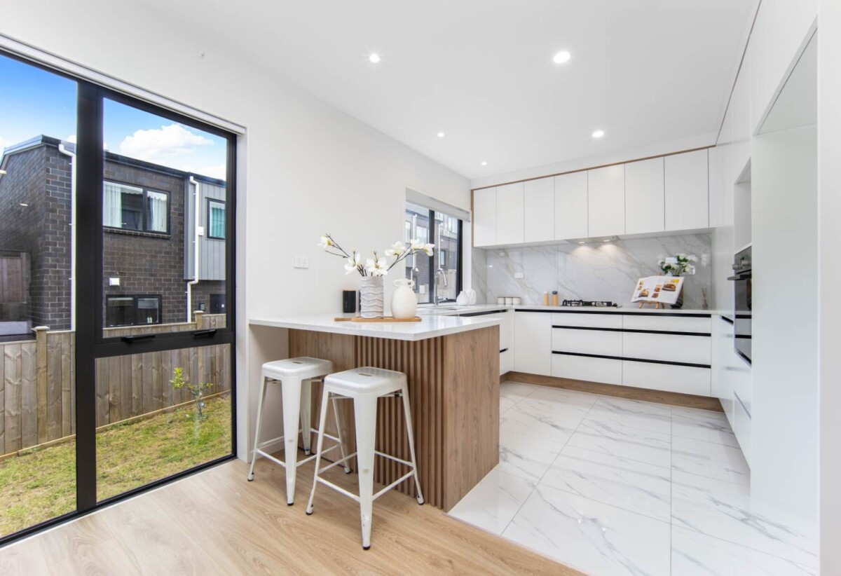 Highly motivated vendor – must be sold., Brandnew 3 beds 2.5 bath home with garage, move-in ready, close to schools shopping centre, beach, 0.5 km to Howick Primary School, 49B Patons Road, Howick, Auckland