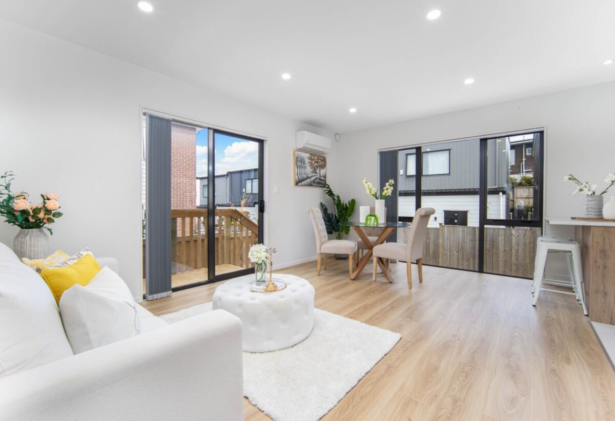 Highly motivated vendor – must be sold., Brandnew 3 beds 2.5 bath home with garage, move-in ready, close to schools shopping centre, beach, 0.5 km to Howick Primary School, 49B Patons Road, Howick, Auckland