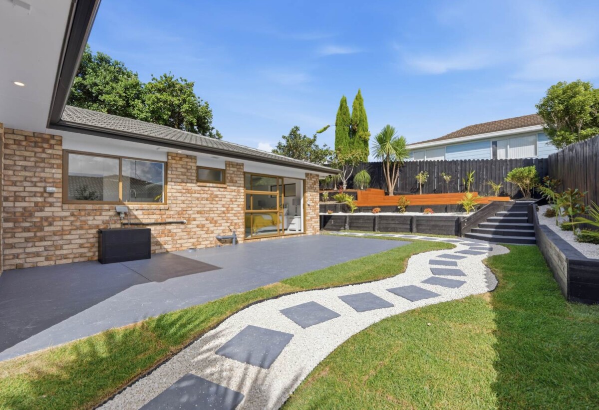 Fully Renovated, Brick and tile 4 beds + big study room 2 baths house with double garage on 585m2 section, close to schools, shopping centresm motorway access, 8 Caldecote Place, Flat Bush, Auckland